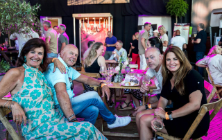 Sfeerbeeld van drukbezocht wijnfestival in de Markthal Purmerend